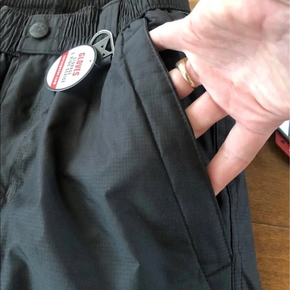 ZeroXposur Boys/girls ski pants NWT size 10/12. Any questions please ask - Picture 8 of 10